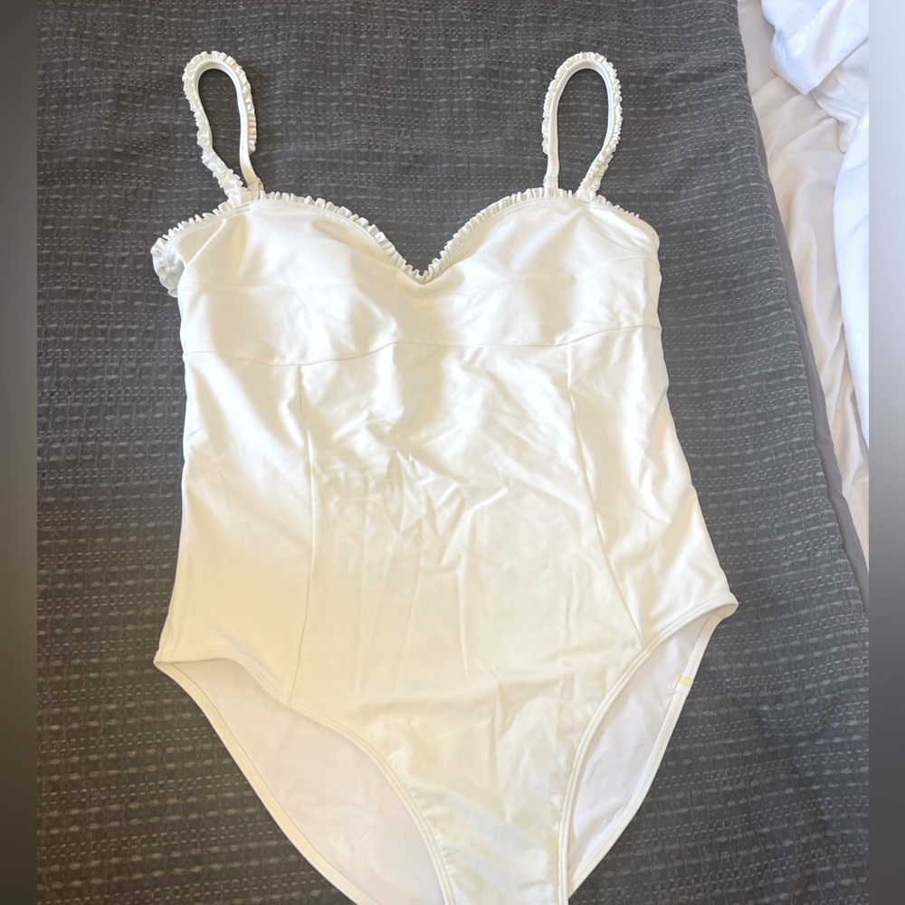 Summersalt Sweetheart Mini Ruffle one piece swimsuit, size 14